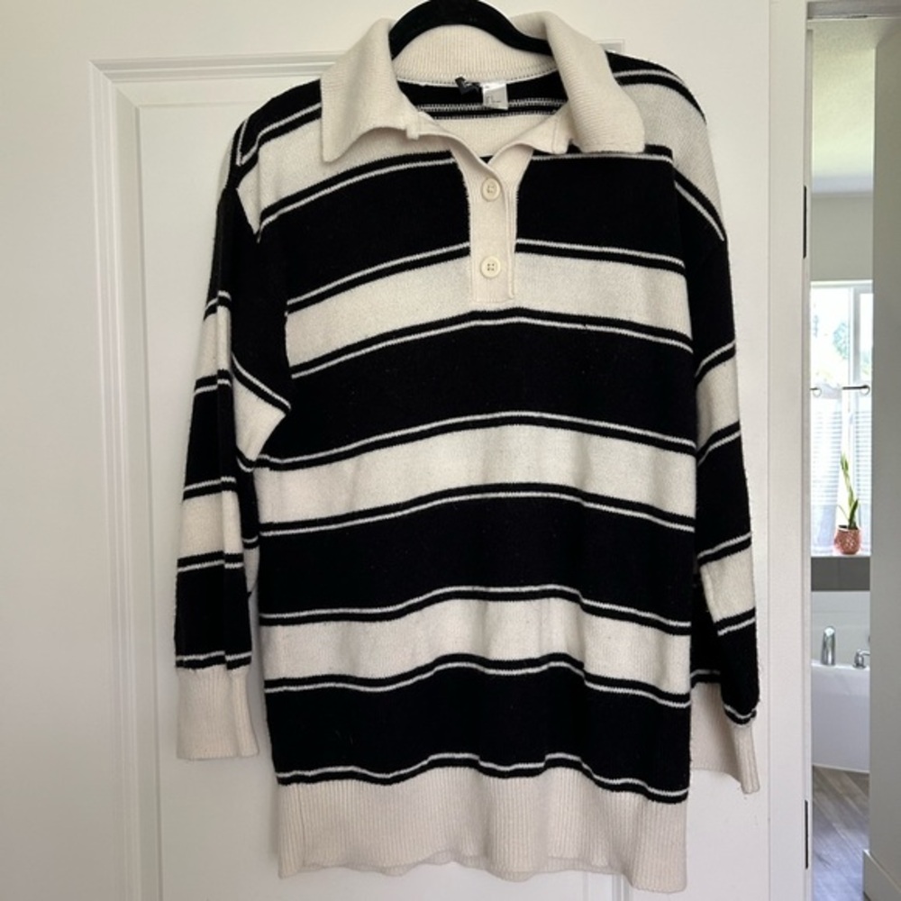 H&M Black and White Crew Neck Sweater